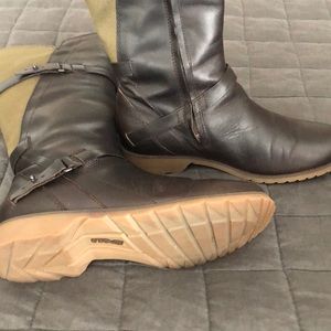 Teva Shoes - Teva DeLaVina brown/olive waterproof boots size 8 Teva Shoes - Teva DeLaVina brown/olive waterproof boots size 8
